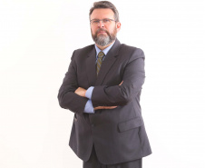 O Banco Regional de Desenvolvimento do Extremo Sul (BRDE) contribui neste cenário de retomada da economia. Somente em 2019, o banco viabilizou a oferta de R$ 850 milhões em crédito a empresas paranaenses de vários segmentos econômicos. Investimentos que, segundo o diretor de operações do BRDE, Wilson Bley Lipski, colaboraram para o desenvolvimento do Estado. Foto: BRDE