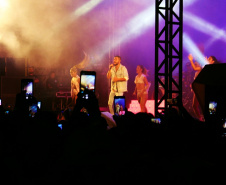 Show de Jerry Smith reúne mais de 20 mil em Matinhos. Foto:SESP
