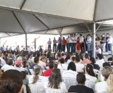 O governador Carlos Massa Ratinho Junior entrega 200 casas a famílias de Jaguariaíva.  Foto: Gilson Abreu/AEN