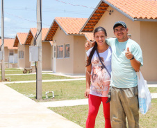O governador Carlos Massa Ratinho Junior entrega 200 casas a famílias de Jaguariaíva.