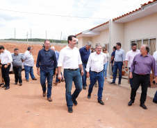 O governador Carlos Massa Ratinho Junior entrega  200 casas a famílias de Jaguariaíva. 