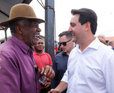 O governador Carlos Massa Ratinho Junior entrega  200 casas a famílias de Jaguariaíva. 