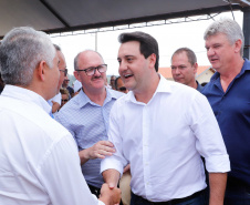 O governador Carlos Massa Ratinho Junior entrega  200 casas a famílias de Jaguariaíva. 