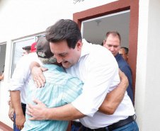 O governador Carlos Massa Ratinho Junior entrega  200 casas a famílias de Jaguariaíva. 