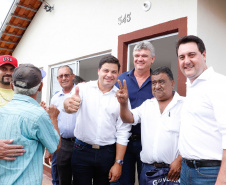 O governador Carlos Massa Ratinho Junior entrega  200 casas a famílias de Jaguariaíva. 