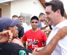 O governador Carlos Massa Ratinho Junior entrega  200 casas a famílias de Jaguariaíva. 