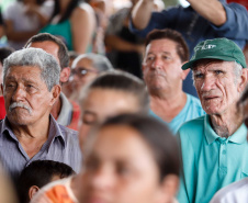 O governador Carlos Massa Ratinho Junior entrega  200 casas a famílias de Jaguariaíva. 