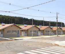 O governador Carlos Massa Ratinho Junior entrega 200 casas a famílias de Jaguariaíva.  Foto: Gilson Abreu/AEN