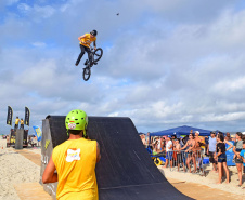 Em um mês de operação, o Verão Maior 2019/2020 apresentou a maior programação de entretenimento do litoral do estado da história. Cerca de 90 mil pessoas alcançadas pelos shows do Palco Verão Maior, além de outras milhares beneficiadas com mais serviços de saúde, segurança, saneamento e lazer.