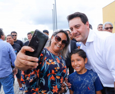 O governador Carlos Massa Ratinho Junior inaugurou nesta sexta-feira (24) a Delegacia Cidadã de Paranaguá, no Litoral do Estado. São cerca de 6,8 mil metros quadrados de área construída. É a maior unidade desse modelo que oferta atendimento especializado do Paraná. Os investimentos somaram mais de R$ 5 milhões.
