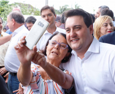 O governador Carlos Massa Ratinho Junior inaugurou nesta sexta-feira (24) a Delegacia Cidadã de Paranaguá, no Litoral do Estado. São cerca de 6,8 mil metros quadrados de área construída. É a maior unidade desse modelo que oferta atendimento especializado do Paraná. Os investimentos somaram mais de R$ 5 milhões.
