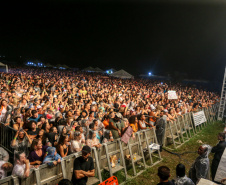Show de Alexandre Pires em Matinhos nesta sexta-feira (24). O show é gratuitos e faz parte da programação cultural do Verão Maior e são promovidos pelo Governo do Estado em parceria com a Renault do Brasil.    Matinhos, 24/01/2020 -  Foto: Geraldo Bubniak/AEN