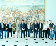 O governador Carlos Massa Ratinho Junior reúne-se com a bancada de deputados federais do Paraná.