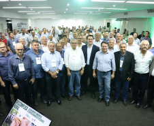 O governador Carlos Massa Ratinho Junior lançou nesta segunda-feira (27) o programa Descomplica Rural para agilizar os processos de licenciamento ambiental no campo. O objetivo é induzir o desenvolvimento sustentável com metodologia mais moderna, e permitir a geração de novos negócios e mais empregos.Foto: José Fernando Ogura/AEN