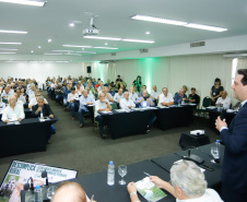 O governador Carlos Massa Ratinho Junior lançou nesta segunda-feira (27) o programa Descomplica Rural para agilizar os processos de licenciamento ambiental no campo. O objetivo é induzir o desenvolvimento sustentável com metodologia mais moderna, e permitir a geração de novos negócios e mais empregos.