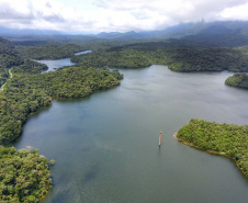 A cidade de Piraquara guarda uma riqueza incalculável para boa parte da população da Região Metropolitana de Curitiba: a sua principal fonte de água ou os chamados Mananciais da Serra. Eles são parte de uma Área de Preservação Ambiental (APA) e compõem o Parque Estadual Pico do Marumbi e o Roteiro Caminho Trentino de Piraquara, que são atrações especiais e pouco conhecidas do verão paranaense. Foto: José Fernando Ogura/AEN