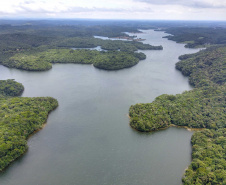 A cidade de Piraquara guarda uma riqueza incalculável para boa parte da população da Região Metropolitana de Curitiba: a sua principal fonte de água ou os chamados Mananciais da Serra. Eles são parte de uma Área de Preservação Ambiental (APA) e compõem o Parque Estadual Pico do Marumbi e o Roteiro Caminho Trentino de Piraquara, que são atrações especiais e pouco conhecidas do verão paranaense. Foto: José Fernando Ogura/AEN