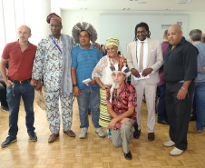 A Superintendência Geral de Diálogo e Interação Social do Governo do Estado (Sudis) lança nesta quinta-feira (30), às 14h, o Grupo de Trabalho dos Povos e Comunidades Tradicionais do Paraná. Presentes: o superintendente de Diálogo e Integração Social, Mauro Rockenbach; secretários: de Desenvolvimento Urbano, João Carlos Ortega; de Justiça, Família e Trabalho, Ney Leprevost; entre outros.
Curitiba, 30-01-20.
Foto: Arnaldo Alves / AEN.
