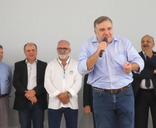 A Superintendência Geral de Diálogo e Interação Social do Governo do Estado (Sudis) lança nesta quinta-feira (30), às 14h, o Grupo de Trabalho dos Povos e Comunidades Tradicionais do Paraná. Presentes: o superintendente de Diálogo e Integração Social, Mauro Rockenbach; secretários: de Desenvolvimento Urbano, João Carlos Ortega; de Justiça, Família e Trabalho, Ney Leprevost; entre outros.
Curitiba, 30-01-20.
Foto: Arnaldo Alves / AEN.
