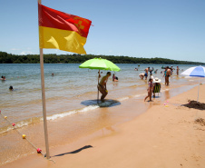 As atividades do Verão Maior, do Governo do Estado, também estão presentes na Costa Noroeste. Os balneários do Rio Paraná, que recebem milhares de turistas, principalmente em fim de semana, contam com reforço na área de segurança, orientações e testes rápidos feitos pelas equipes da Saúde, campeonatos e atividades de esporte e lazer.Foto: Ari Dias/AEN