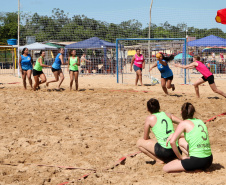 As atividades do Verão Maior, do Governo do Estado, também estão presentes na Costa Noroeste. Os balneários do Rio Paraná, que recebem milhares de turistas, principalmente em fim de semana, contam com reforço na área de segurança, orientações e testes rápidos feitos pelas equipes da Saúde, campeonatos e atividades de esporte e lazer.Foto: Ari Dias/AEN