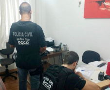 A Polícia Civil  do Paraná (PCPR) realizou operação contra fraudes em licitações públicas, na manhã desta segunda-feira (10). Dois empresários de Curitiba, que atuavam no ramo de dedetização, foram presos preventivamente. Eles são suspeitos de fraudes em diversos municípios nos estados do Paraná e Santa Catarina.  -  Curitiba, 10/02/2020  -  Foto: Divulgação Polícia Civil/SESP
