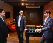O governador Carlos Massa Ratinho Junior e o presidente da Agência Brasileira de Desenvolvimento Industrial (ABDI), Igor Calvet, assinaram nesta quarta-feira (12) um acordo de cooperação técnica para implantar no Paraná um sistema de compartilhamento de veículos elétricos para uso de servidores públicos.  -  Brasília, 12/02/2020  -  Foto: Rodrigo Félix Leal/AEN