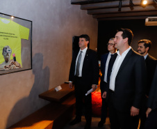 O governador Carlos Massa Ratinho Junior e o presidente da Agência Brasileira de Desenvolvimento Industrial (ABDI), Igor Calvet, assinaram nesta quarta-feira (12) um acordo de cooperação técnica para implantar no Paraná um sistema de compartilhamento de veículos elétricos para uso de servidores públicos.  -  Brasília, 12/02/2020  -  Foto: Rodrigo Félix Leal/AEN