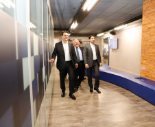 O governador Carlos Massa Ratinho Junior e o presidente da Agência Brasileira de Desenvolvimento Industrial (ABDI), Igor Calvet, assinaram nesta quarta-feira (12) um acordo de cooperação técnica para implantar no Paraná um sistema de compartilhamento de veículos elétricos para uso de servidores públicos.  -  Brasília, 12/02/2020  -  Foto: Rodrigo Félix Leal/AEN