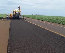 O Departamento de Estradas de Rodagem do Paraná (DER/PR) está concluindo os serviços de melhorias no pavimento da rodovia PRC-487, no trecho de Campo Mourão até a ponte do Rio Muquilão, no centro oeste paranaense.  -  Curitiba, 13/02/2020  -  Foto: Divulgação DER