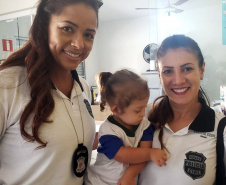 Cerca de 100 estudantes da Escola de Educação Especial Bem Me Quer, de Matinhos, tiveram a oportunidade de conhecer e interagir com os policiais.
Foto: PCPR