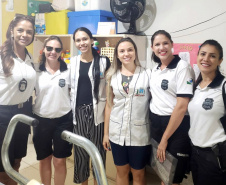 Cerca de 100 estudantes da Escola de Educação Especial Bem Me Quer, de Matinhos, tiveram a oportunidade de conhecer e interagir com os policiais.
Foto: PCPR