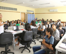 Cerca de 1.100 estudantes do Ensino Fundamental e Ensino Médio, de Sarandi, Noroeste do Paraná, são beneficiados com a nova estrutura da Escola Estadual Vereador Luiz Zanchim, inaugurada nesta sexta-feira (14), pelo governador Carlos Massa Ratinho Junior.  -  Sarandi, 14/02/2020  -  Foto: Jaelson Lucas/AEN