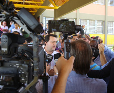 Cerca de 1.100 estudantes do Ensino Fundamental e Ensino Médio, de Sarandi, Noroeste do Paraná, são beneficiados com a nova estrutura da Escola Estadual Vereador Luiz Zanchim, inaugurada nesta sexta-feira (14), pelo governador Carlos Massa Ratinho Junior.  -  Sarandi, 14/02/2020  -  Foto: Jaelson Lucas/AEN