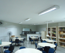 A Associação de Pais e Amigos dos Excepcionais acaba de concluir um projeto financiado pelo Programa de Eficiência Energética da Copel, que realizou a troca de 1.399 lâmpadas e de 12 refletores nas instalações da instituição, todas por tecnologia led, beneficiando os 177 alunos atendidos e profissionais que atuam na Apae.   -  Curitiba, 17/02/2020  -  Foto: Divulgação Copel