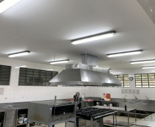 A Associação de Pais e Amigos dos Excepcionais acaba de concluir um projeto financiado pelo Programa de Eficiência Energética da Copel, que realizou a troca de 1.399 lâmpadas e de 12 refletores nas instalações da instituição, todas por tecnologia led, beneficiando os 177 alunos atendidos e profissionais que atuam na Apae.   -  Curitiba, 17/02/2020  -  Foto: Divulgação Copel
