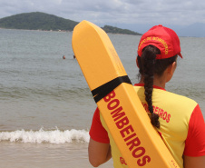 O Litoral do Paraná registrou nesta temporada o menor índice de afogamentos no mar dos últimos cinco anos. Nos primeiros 55 dias do Verão Maior foram registrados três óbitos, número 62,5% menor do que o registrado no mesmo período da temporada anterior, com oito casos.  Foto:SESP