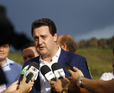  O governador Carlos Massa Ratinho Junior assinou nesta quarta-feira (19) o contrato de concessão de áreas do Parque Estadual Vila Velha, em Ponta Grossa, nos Campos Gerais, para a empresa Eco Parques do Brasil S/A. A empresa vai investir em serviços de apoio à visitação, turismo sustentável e recreação é de trinta anos. Foto: Gilson Abreu/AEN