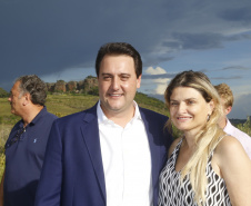  O governador Carlos Massa Ratinho Junior assinou nesta quarta-feira (19) o contrato de concessão de áreas do Parque Estadual Vila Velha, em Ponta Grossa, nos Campos Gerais, para a empresa Eco Parques do Brasil S/A. A empresa vai investir em serviços de apoio à visitação, turismo sustentável e recreação é de trinta anos. Foto: Gilson Abreu/AEN