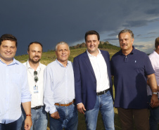  O governador Carlos Massa Ratinho Junior assinou nesta quarta-feira (19) o contrato de concessão de áreas do Parque Estadual Vila Velha, em Ponta Grossa, nos Campos Gerais, para a empresa Eco Parques do Brasil S/A. A empresa vai investir em serviços de apoio à visitação, turismo sustentável e recreação é de trinta anos. Foto: Gilson Abreu/AEN