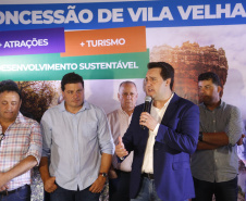  O governador Carlos Massa Ratinho Junior assinou nesta quarta-feira (19) o contrato de concessão de áreas do Parque Estadual Vila Velha, em Ponta Grossa, nos Campos Gerais, para a empresa Eco Parques do Brasil S/A. A empresa vai investir em serviços de apoio à visitação, turismo sustentável e recreação é de trinta anos. Foto: Gilson Abreu/AEN