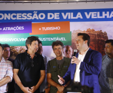  O governador Carlos Massa Ratinho Junior assinou nesta quarta-feira (19) o contrato de concessão de áreas do Parque Estadual Vila Velha, em Ponta Grossa, nos Campos Gerais, para a empresa Eco Parques do Brasil S/A. A empresa vai investir em serviços de apoio à visitação, turismo sustentável e recreação é de trinta anos. Foto: Gilson Abreu/AEN