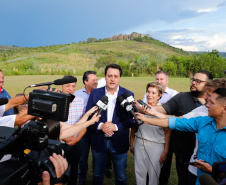 O governador Carlos Massa Ratinho Junior assinou nesta quarta-feira (19) o contrato de concessão de áreas do Parque Estadual Vila Velha, em Ponta Grossa, nos Campos Gerais, para a empresa Eco Parques do Brasil S/A. 