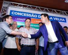 O governador Carlos Massa Ratinho Junior assinou nesta quarta-feira (19) o contrato de concessão de áreas do Parque Estadual Vila Velha, em Ponta Grossa, nos Campos Gerais, para a empresa Eco Parques do Brasil S/A. 