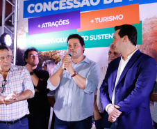 O governador Carlos Massa Ratinho Junior assinou nesta quarta-feira (19) o contrato de concessão de áreas do Parque Estadual Vila Velha, em Ponta Grossa, nos Campos Gerais, para a empresa Eco Parques do Brasil S/A. 