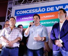 O governador Carlos Massa Ratinho Junior assinou nesta quarta-feira (19) o contrato de concessão de áreas do Parque Estadual Vila Velha, em Ponta Grossa, nos Campos Gerais, para a empresa Eco Parques do Brasil S/A. 