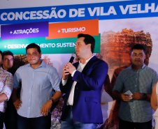 O governador Carlos Massa Ratinho Junior assinou nesta quarta-feira (19) o contrato de concessão de áreas do Parque Estadual Vila Velha, em Ponta Grossa, nos Campos Gerais, para a empresa Eco Parques do Brasil S/A. 