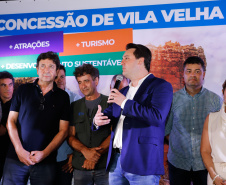 O governador Carlos Massa Ratinho Junior assinou nesta quarta-feira (19) o contrato de concessão de áreas do Parque Estadual Vila Velha, em Ponta Grossa, nos Campos Gerais, para a empresa Eco Parques do Brasil S/A. 