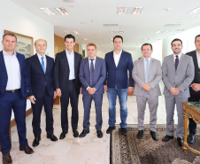 O governador Carlos Massa Ratinho Junior, recebeu em seu gabinete, Efrain Pereira da Cruz, diretor da ANEEL; Daniel Slaviero, presidente da Copel; entre outros.
Curitiba, 20-02-20.
Foto: Arnaldo Alves / AEN.