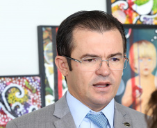 O governador Carlos Massa Ratinho Junior, recebeu em seu gabinete, Efrain Pereira da Cruz, diretor da ANEEL; Daniel Slaviero, presidente da Copel; entre outros. N/F: Efrain Pereira da Cruz, diretor da ANEEL.
Curitiba, 20-02-20.
Foto: Arnaldo Alves / AEN.